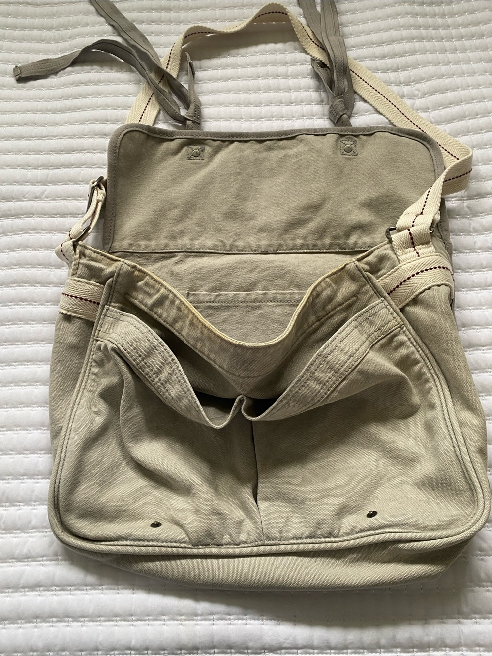 Hollister Vintage YK2 Neutral Grey Canvas Messenger Bag with Adjustable Strap - Picture 7 of 16